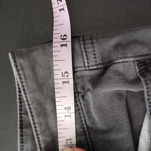 American Eagle Outfitters women's faded black denim jeans size 10 jeggings 360° - Picture 8 of 10